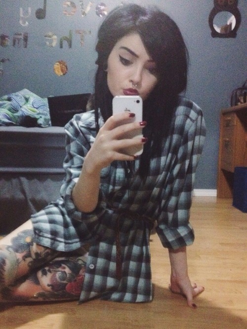sexytattooedgirls:  Check out our website www.sexytattooedgirls.co.uk