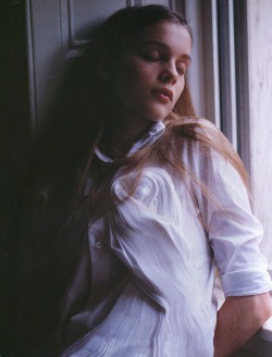 shoulderblades:  kim noorda in yohji yamamoto by vanina sorrenti, march 2005 fashion now 2