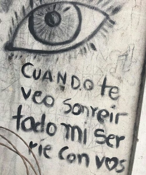 yyyyesloqhay:  Te me metiste en la piel, me sobornaste la razón. 