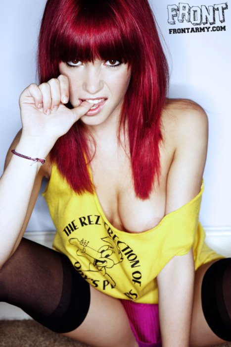 jessicaweekleyweekly:  It’s that time of the week when we can all appreciate the awesome Jessica Weekley!