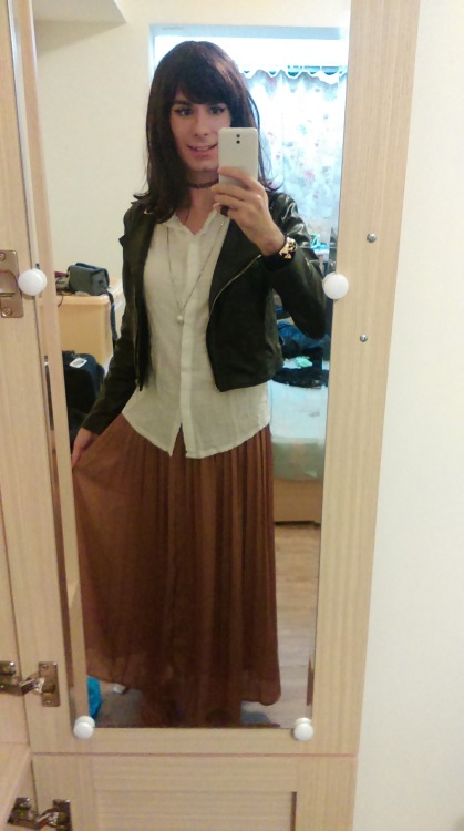 themayfieldtreasury:  sometimesimjess:  This outfit really does my figure a favor :)  Looks great! 