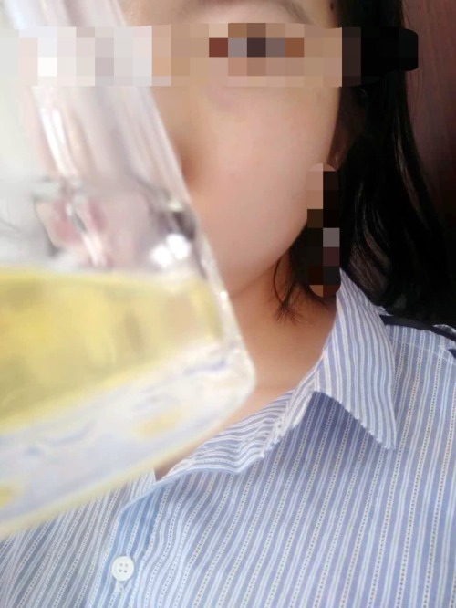 tychofinger: 饮尿的处女逼 厲害