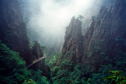 brutalgeneration:  Huangshan (by Broksd) 