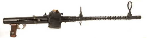 texasgunguy:The MG15The MG15 was a 7.92x57mm machine gun designed specifically as a hand manipulated