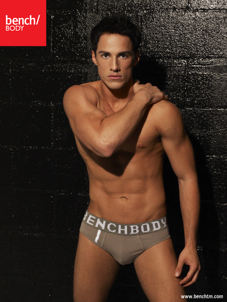 male-celebs-naked:  Michael Trevinosee more here