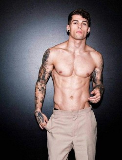 taur:  Stephen James 