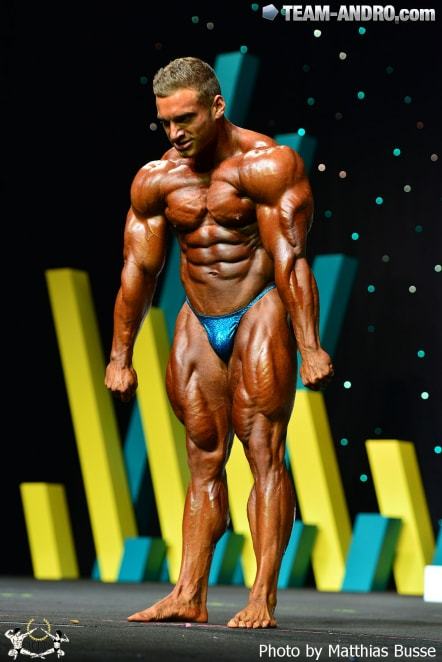themuscleworshipdiaries:  American bodybuilder Cody Montgomery looking as painfully handsome and gloriously shredded as he ever has!