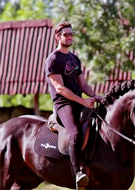 Ben Barnes Doing Horse Ride Training For The Role Of The Darkling On Shadow And Bone