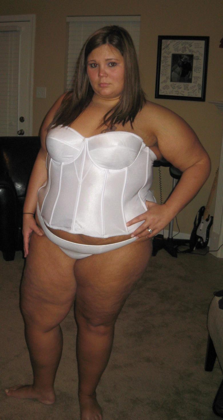 bbwsarebeautifull:  More hot live girls: http://bit.ly/1gjef7y  I want her out of