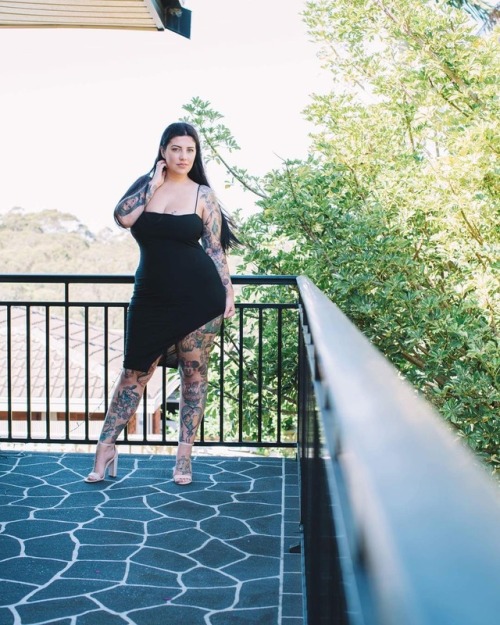 rarethickiesisback:  @nikkivonboo