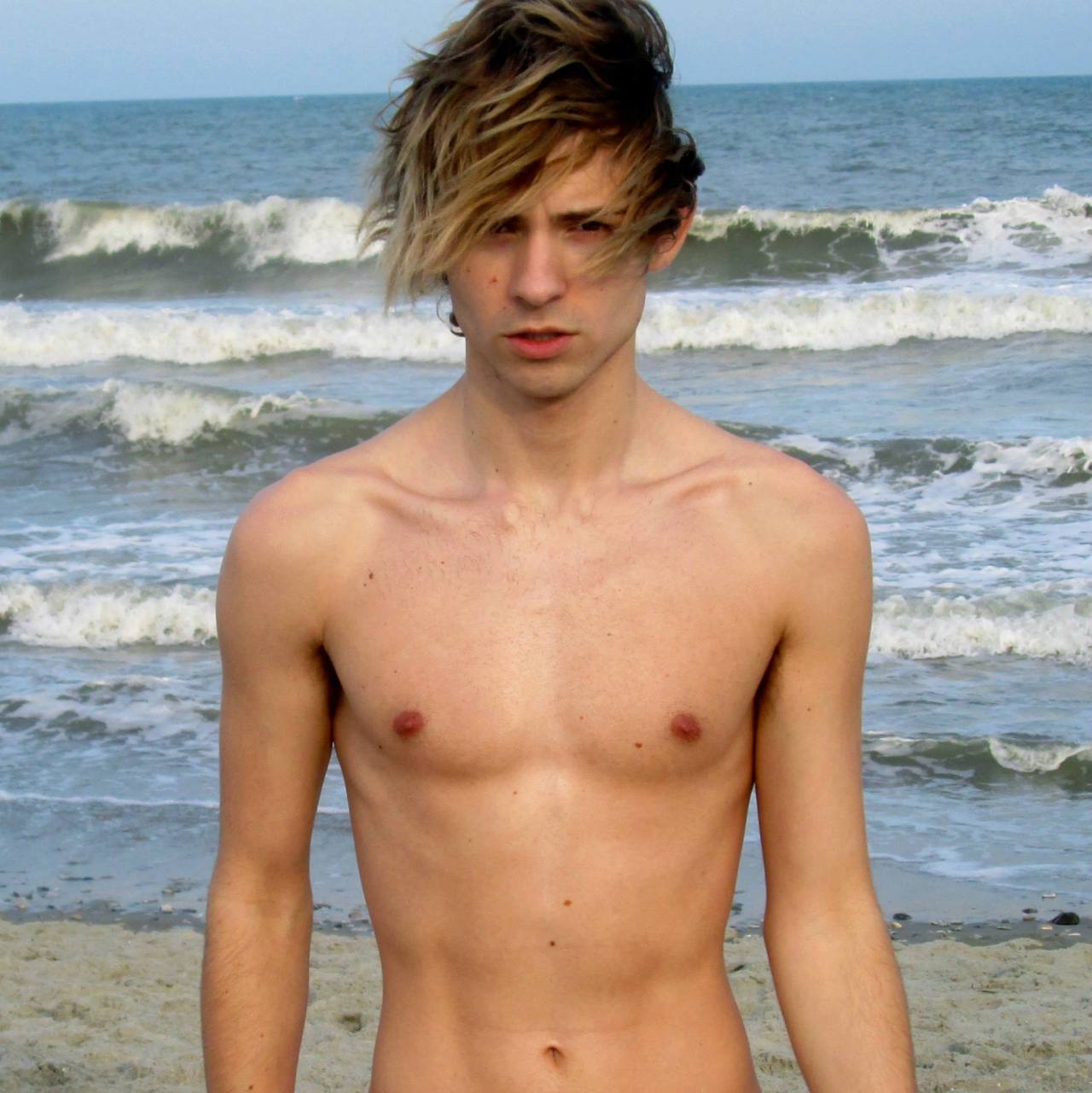 sean-clancy:  Tristan Schack, pop singer 