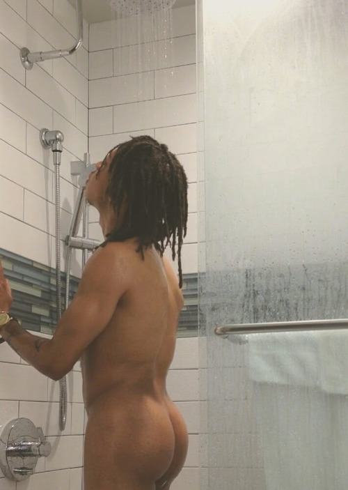 diamondstatus:  Dem lil daddies of                          The Booty Gallery, ain’t so little no more. Premiering Soon @diamondstatus 