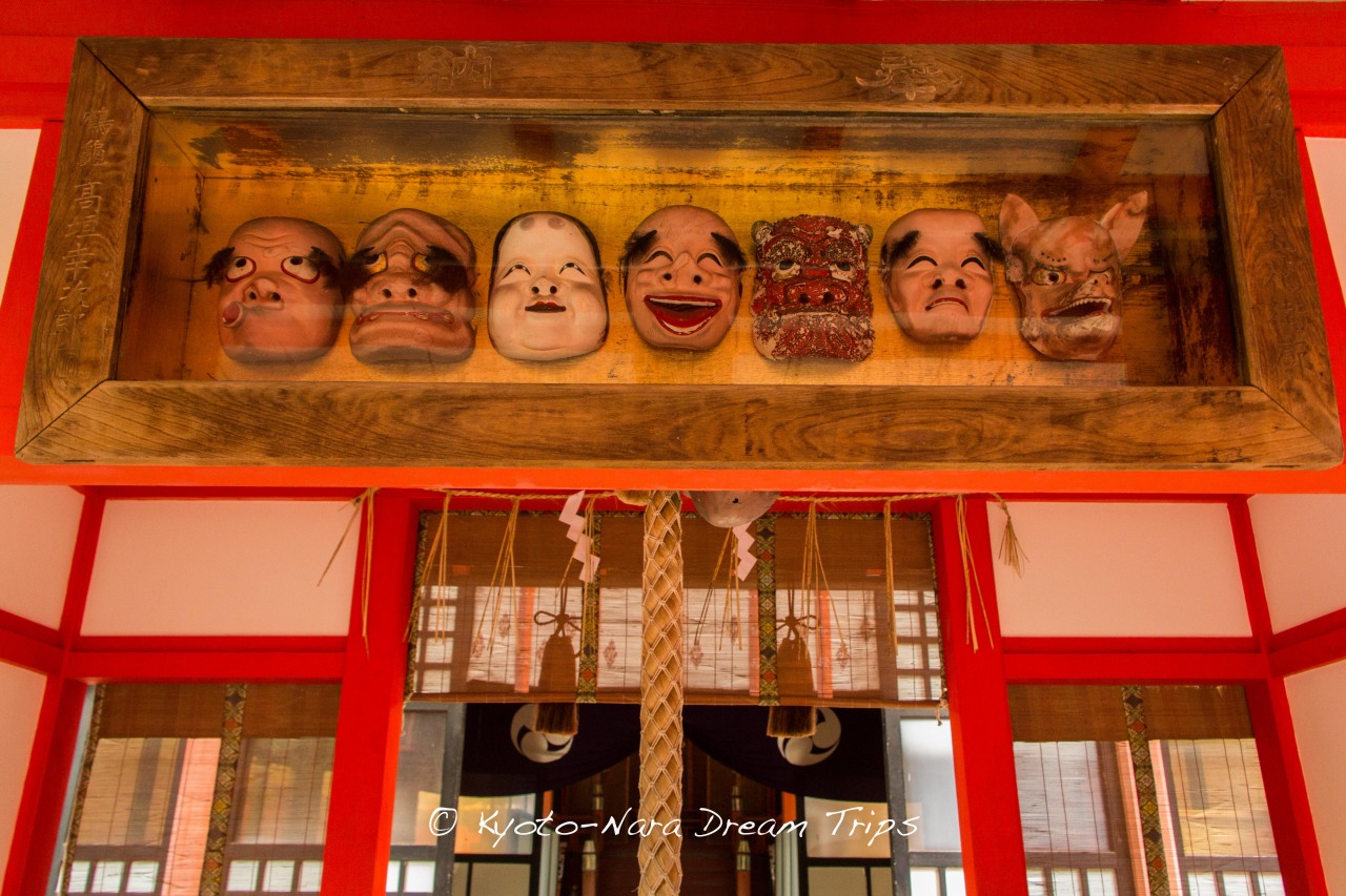 kyotodreamtrips:  The Geinō shrine (芸能神社) in the precincts of Kurumazaki