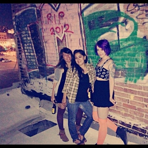 Roof top party with my girl gang! #webadbitches #girlgang #cutegirls #ilovethem #roofparty @inge_tu_