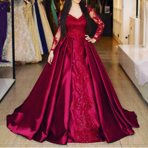 burgundy ball gowns . . . #styleblogger #gelin #gelinlikmodelleri #fashionblogger #fashionable #prom