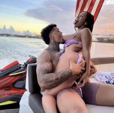 juicyink23:cashbullah-deactivated20230418:Baecation vibes 💚