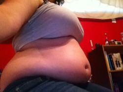 l0vepistolsinwonderland:  I need to eat more.  I love your Belly.