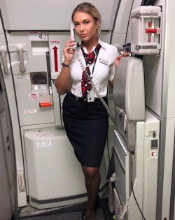 winged-perfection:  Katy - continuing the British Airways theme with this sexy hosty 