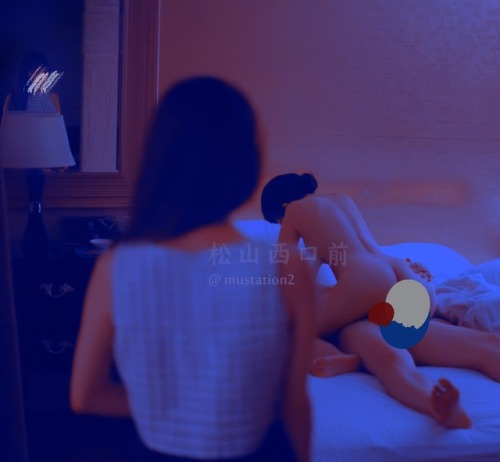 mueki2: 其實在很年輕的時候就聽過， 這個社會各種模式都有。 有人會帶自己的女朋友甚至老婆老公去玩所謂的交換聯誼派對， 有人會帶自己的另一半不論有沒有結婚看著他跟別人做愛。 不論是社會的轉變，或