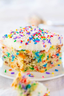 fullcravings:  Easy Homemade Funfetti Cake with Vanilla Buttercream  I need to make a funfetti cake 😱