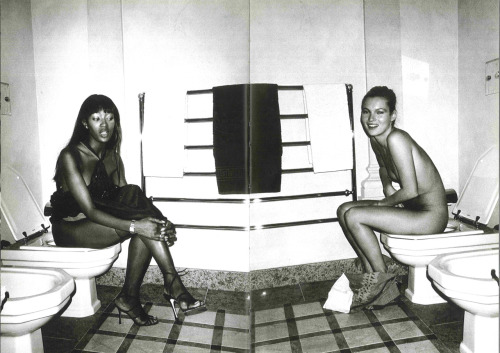 girlannachronism: Kate Moss and Naomi Campbell photographed by Mario Testino