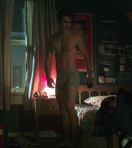 dudenathanbro:Keneti James Fitzgerald “KJ” Apa is a New Zealand actor. He is