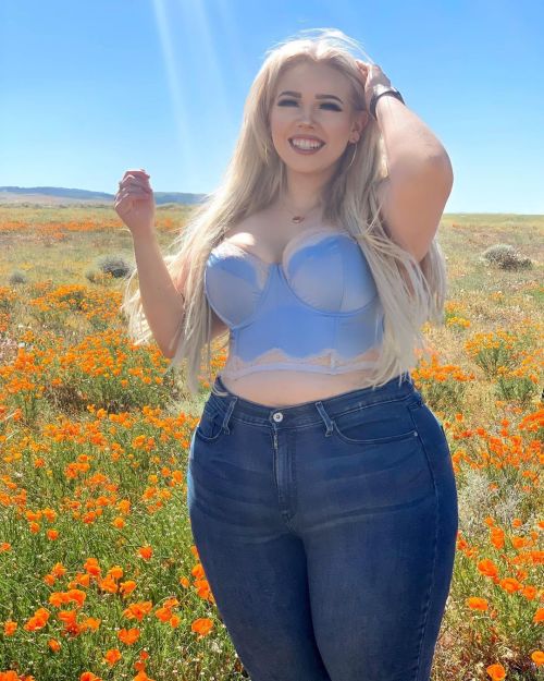 diamondplatedprincess:☀️ We can escape to the great sunshine ☀️ (at Antelope Valley California Poppy