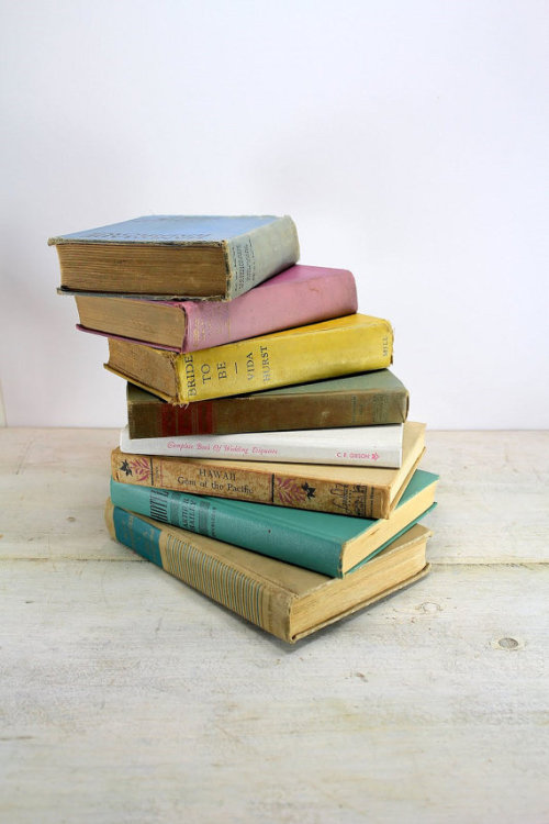 readingismyhustle:book stack
