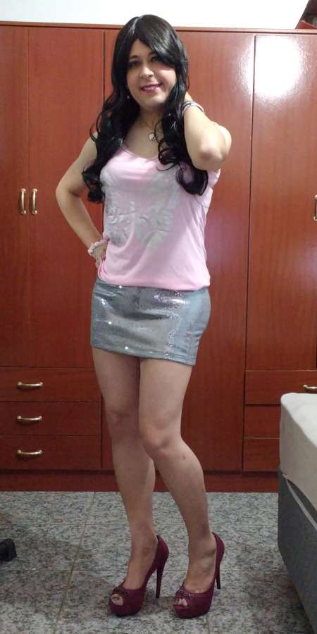 Julia Crossdressing
