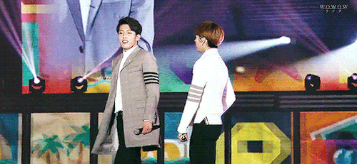 namstar:woohyun and sungyeol acting out the “every time you see me, you smile/ even when you’re mad,
