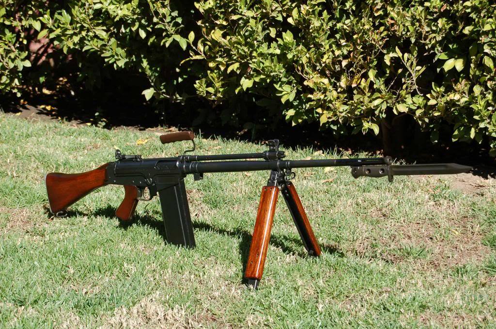 gunrunnerhell:  L2A1Australian FAL variant with several unique features. It has a