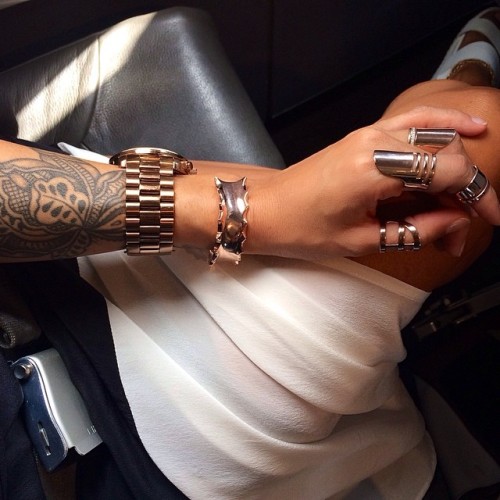 blvckgoldenn:  http://instagram.com/_badgyal_