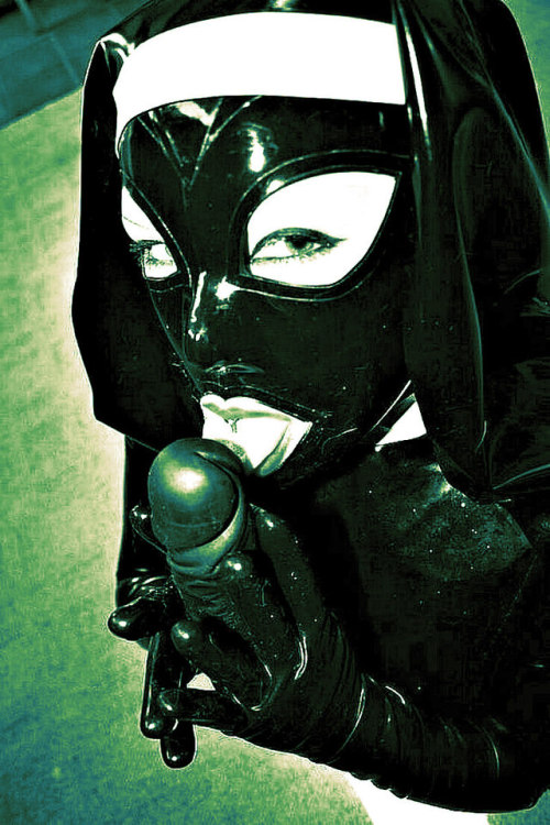 missdollylatex:  disconnectsstuff: Voracity … horny latex nun