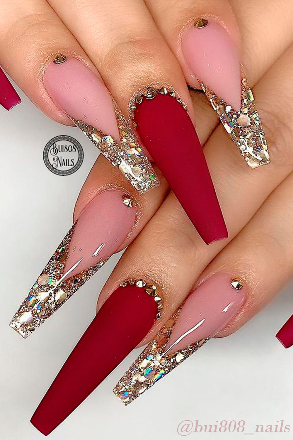 Fingernails with reddish matte glitter polish Stock Photo by ©Tamara1983  125274676