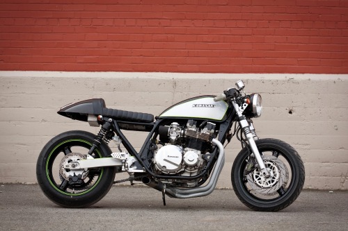 Kawsaki KZ1000 Cafe Racer. (via Kawsaki KZ1000 Cafe Racer | Silodrome)