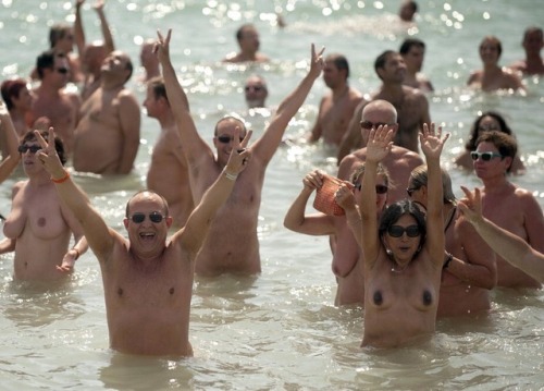 We want equal rights!  We want the ability to live our lifestyle in peace!  We want body shaming to end!    -Sincerely,  every naturist.  https://t.co/jtmU3xXPbY