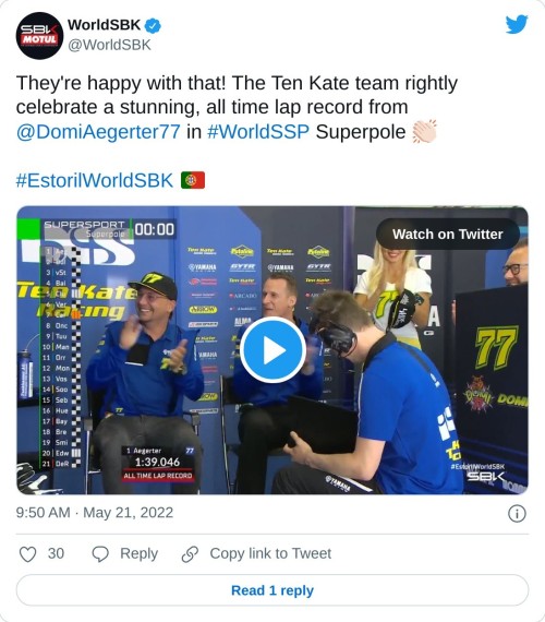 They're happy with that! The Ten Kate team rightly celebrate a stunning, all time lap record from @DomiAegerter77 in #WorldSSP Superpole 👏🏻#EstorilWorldSBK 🇵🇹 pic.twitter.com/ImNNervQSj  — WorldSBK (@WorldSBK) May 21, 2022