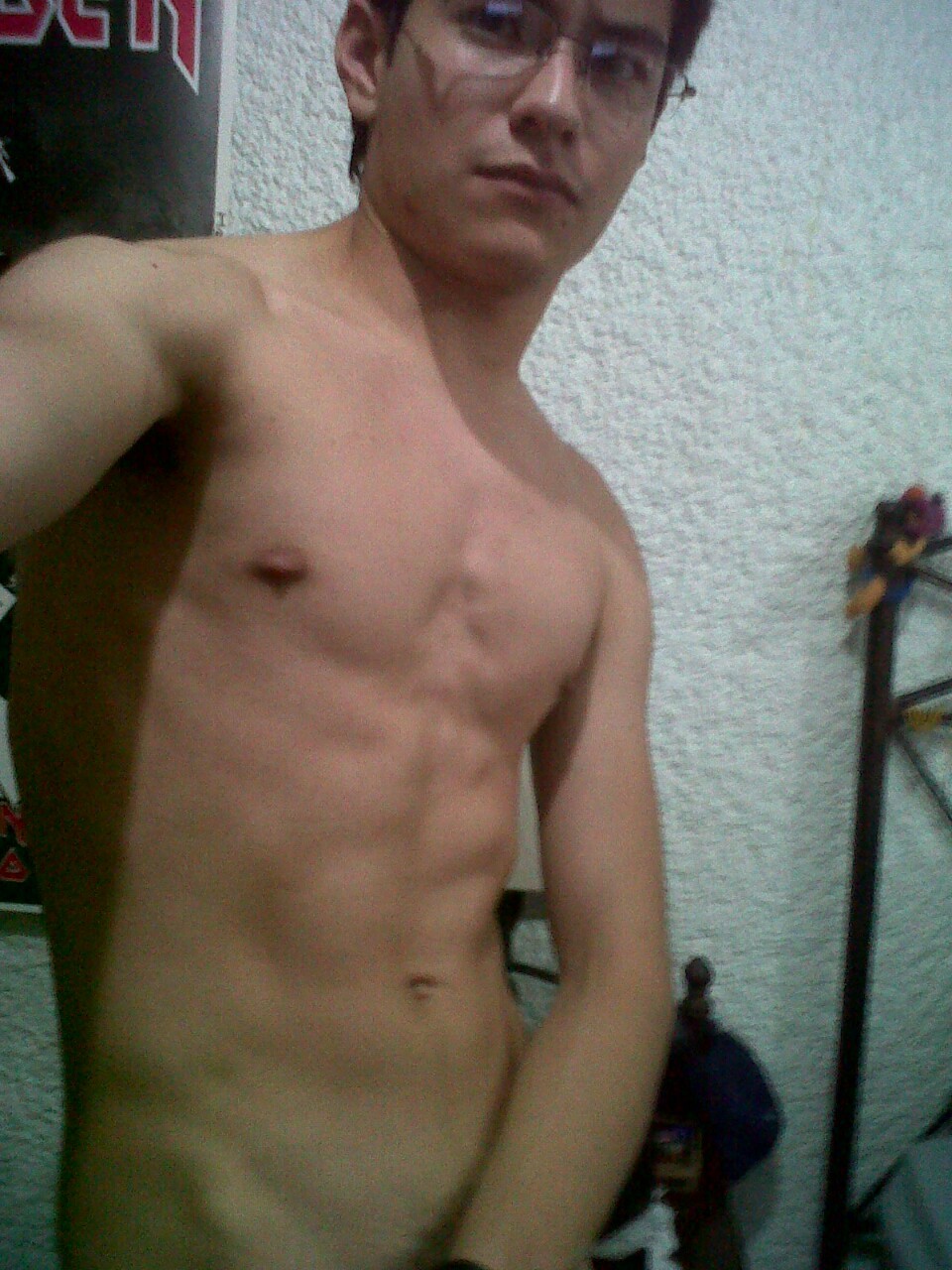 hugoaf:  latinosworld1:  http://latinosworld1.tumblr.com/AKA: latinos4us  OVER 28.000
