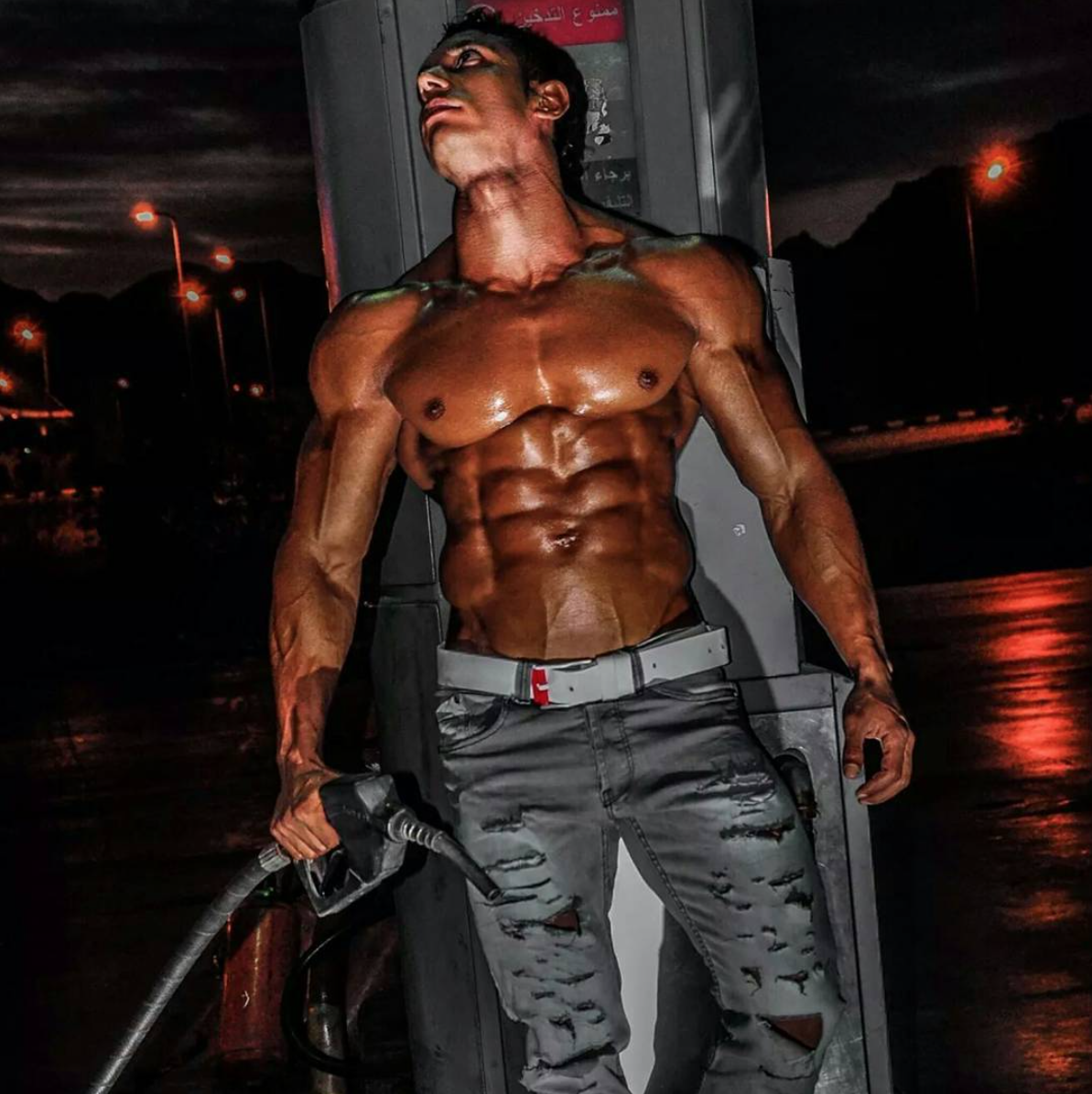 only the freakiest male muscles
