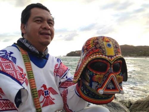 Todos admiramos el arte huichol, pero pocas veces nos preguntamos el nombre de los artistas que crea