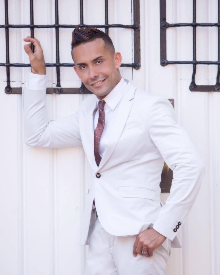 showinbulge:  Puerto Rican, Hetero Married, Anti-Gay / Anti-Porn Pastor of   House