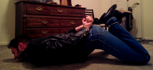 blackleatherbikerjacket:  jhardcastle1976:  Cold Steel  so who has the key? 