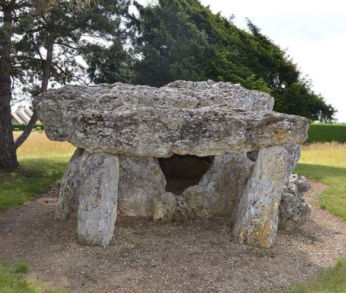 Dolmen of the Pierre Levée, La Chapelle-VendômoiseThis limestone dolmen is located just south of La 