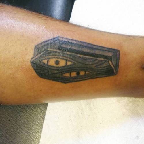 Coffin  Thank youu.    #ink #tattoos #chelsea #boston  #ravenseyeink #tattoo #blackandgrey  #eyes   #coffin  (at Raven’s Eye Ink)