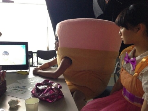 (via カプリコCM｜伊藤祐奈 Official Blog Powered by Ameba) 清久レイア 朝日奈央