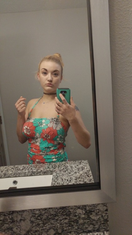 yerdua-pixel:  When your friend has the best selfie lighting/mirror ever in their bathroom…  Psst. There’s nude versions of this on my private blog ;) message me!!