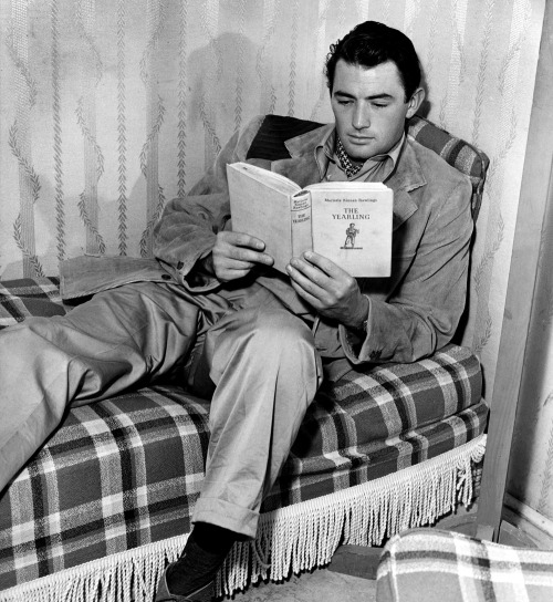 lars134:  Gregory Peck during the filming of “The Yearling” (1946)