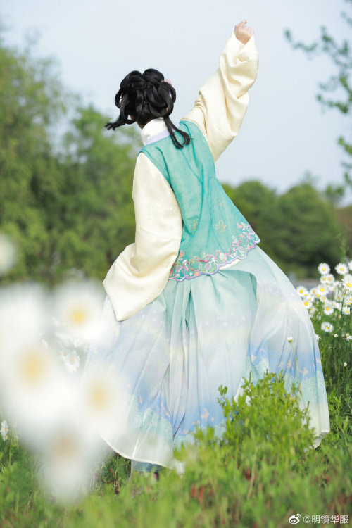 hanfugallery:chinese hanfu by 明镜华服