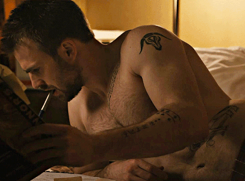 thetrashstache:  CHRIS EVANS AS MIKE WEISSPUNCTURE (2011)