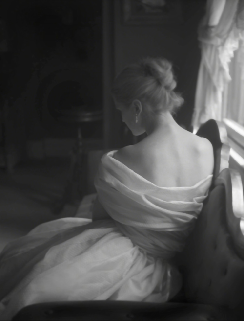 &ldquo;Margie Cato&rdquo; | Photographer: Lillian Bassman, 1950.